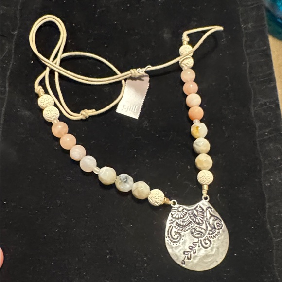 J. Jill Adjustable Beaded Pendant Necklace. (BJ111) - Picture 4 of 7